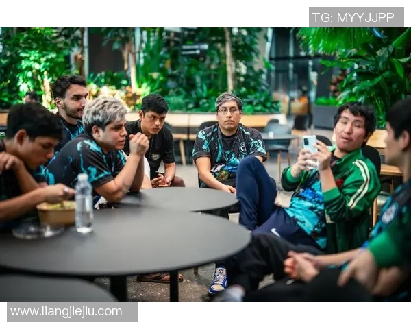 DOTA2战术解析：深入探讨RNG战队的盯防策略与执行细节