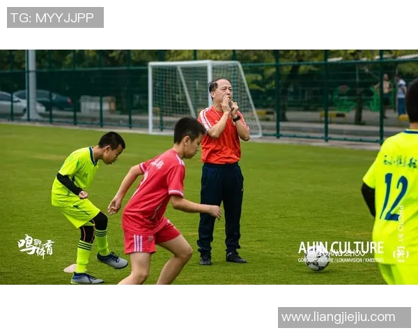 广州足球队球员个人能力深度对比与战术分析探讨