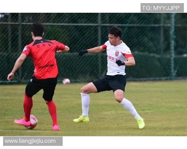 成都足球队逆袭之旅的真实记录与奋斗精神展现