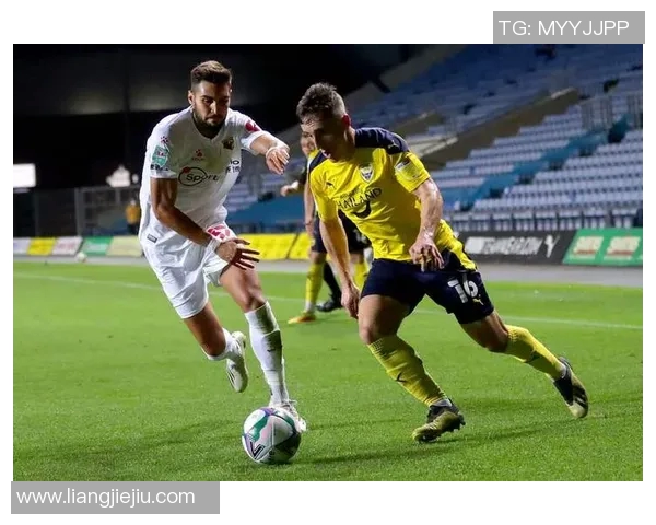 牛津联与绿色森林的精彩对决比分揭晓赛季最新战绩分析