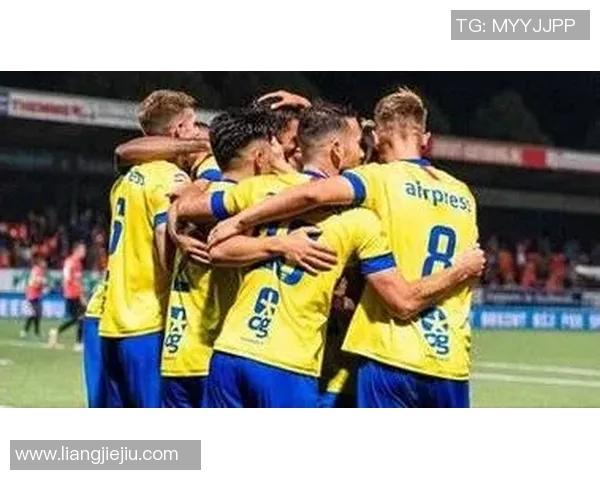 阿尔梅与坎布尔的激烈对决展现足球魅力与团队精神的较量 阿尔梅与坎布尔的激烈对决展现足球魅力与团队精神的较量