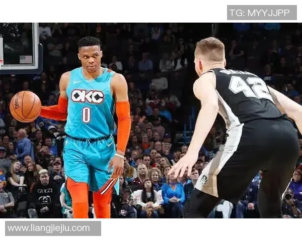 雷霆与马刺激战正酣1月11日精彩对决引发球迷热议